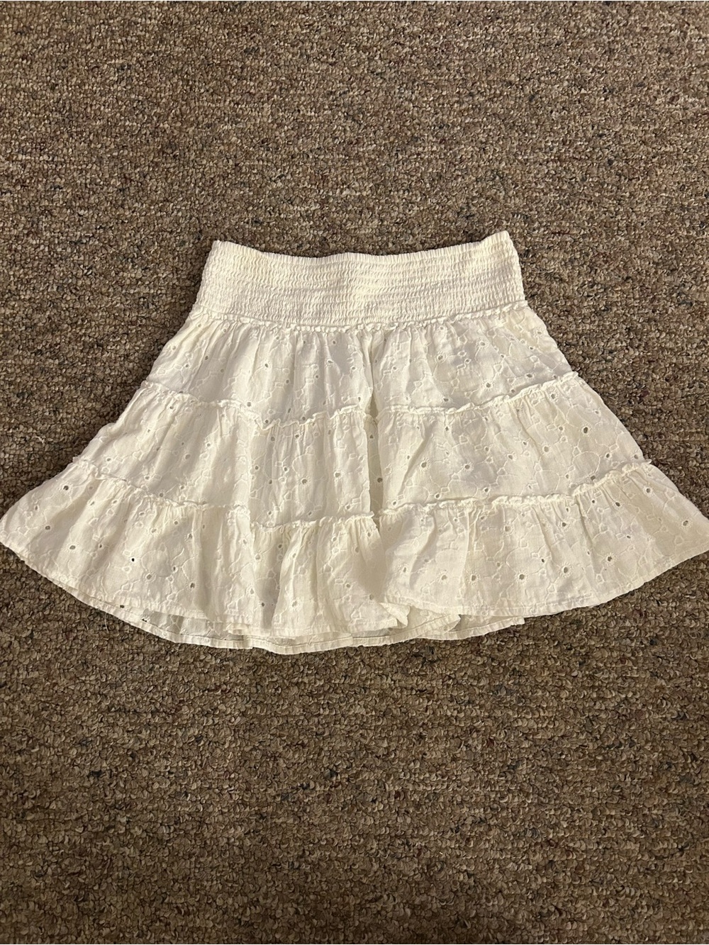American Eagle White Embroidered Mini Skirt Size Small
